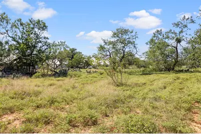 604 N Cherry St, Fredericksburg, TX 78624 - Photo 6