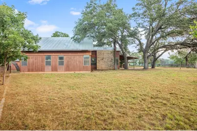 604 N Cherry St, Fredericksburg, TX 78624 - Photo 10