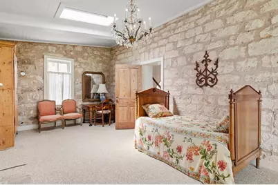 209 W San Antonio St, Fredericksburg, TX 78624 - Photo 12