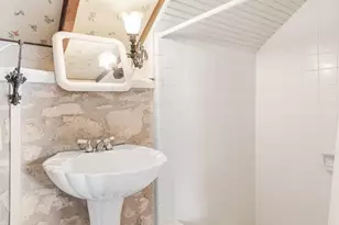 209 W San Antonio St, Fredericksburg, TX 78624 - Photo 22