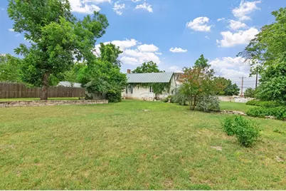 209 W San Antonio St, Fredericksburg, TX 78624 - Photo 28