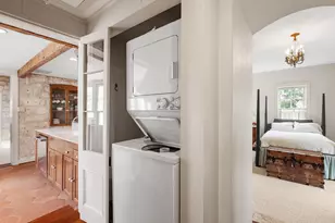 209 W San Antonio St, Fredericksburg, TX 78624 - Photo 16