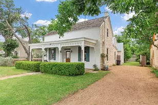 209 W San Antonio St, Fredericksburg, TX 78624 - Photo 32
