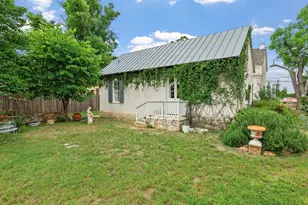 209 W San Antonio St, Fredericksburg, TX 78624 - Photo 24