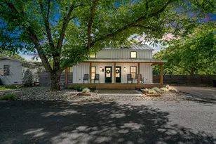 212 W Peach St, Fredericksburg, TX 78624 - Photo 28