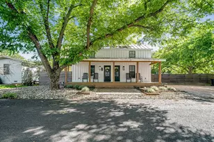 212 W Peach St, Fredericksburg, TX 78624 - Photo 1