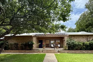 607 Franklin, Fredericksburg, TX 78624 - Photo 1