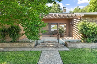 607 Franklin, Fredericksburg, TX 78624 - Photo 2