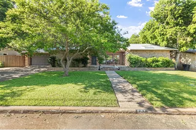 607 Franklin, Fredericksburg, TX 78624 - Photo 1