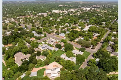 306 S Acorn St, Fredericksburg, TX 78624 - Photo 72
