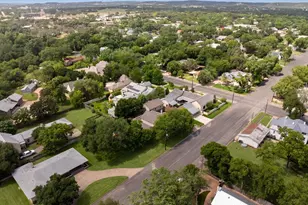 306 S Acorn St, Fredericksburg, TX 78624 - Photo 74