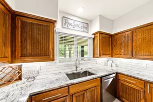 306 S Acorn St, Fredericksburg, TX 78624 - Photo 14