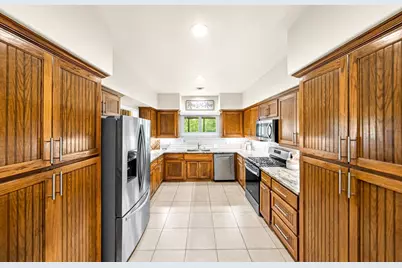 306 S Acorn St, Fredericksburg, TX 78624 - Photo 12
