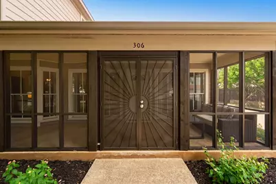 306 S Acorn St, Fredericksburg, TX 78624 - Photo 6