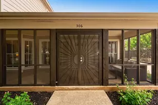 306 S Acorn St, Fredericksburg, TX 78624 - Photo 6