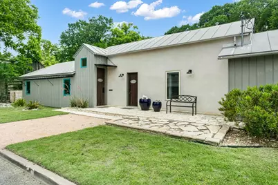 406 W Schubert St, Fredericksburg, TX 78624 - Photo 1
