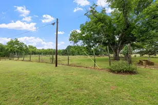 178 Ragland Ln, Fredericksburg, TX 78624 - Photo 6