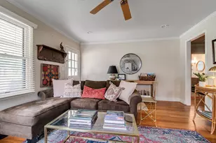 203 W Travis St, Fredericksburg, TX 78624 - Photo 6