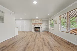 202 Bluebonnet, Fredericksburg, TX 78624 - Photo 18