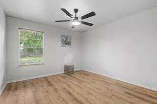 202 Bluebonnet, Fredericksburg, TX 78624 - Photo 18