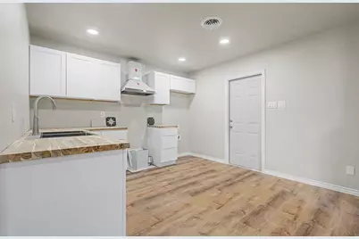 202 Bluebonnet, Fredericksburg, TX 78624 - Photo 10