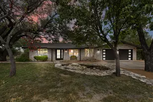 202 Bluebonnet, Fredericksburg, TX 78624 - Photo 4