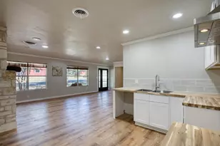 202 Bluebonnet, Fredericksburg, TX 78624 - Photo 14