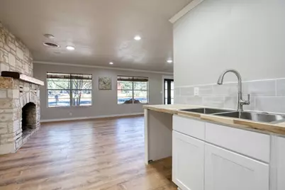 202 Bluebonnet, Fredericksburg, TX 78624 - Photo 18