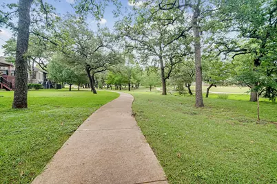 218 E Creekview Dr, Fredericksburg, TX 78624 - Photo 32