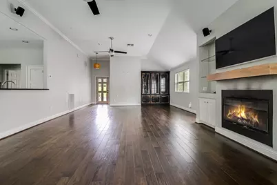218 E Creekview Dr, Fredericksburg, TX 78624 - Photo 4