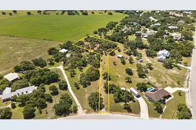 106 El Nopal Dr, Blanco, TX 78606 - Photo 2
