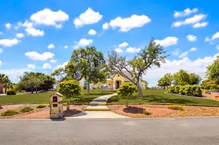 3704 E Club View Ct, Kerrville, TX 78028 - Photo 6