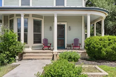208 N Avenue G, Johnson City, TX 78636 - Photo 4