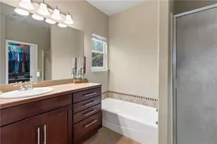 107 E Dawn Dr, Johnson City, TX 78636 - Photo 10