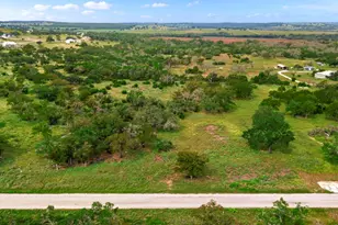 322 Axis Cir, Fredericksburg, TX 78624 - Photo 6