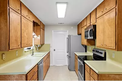 604 N Bowie, Fredericksburg, TX 78624 - Photo 6