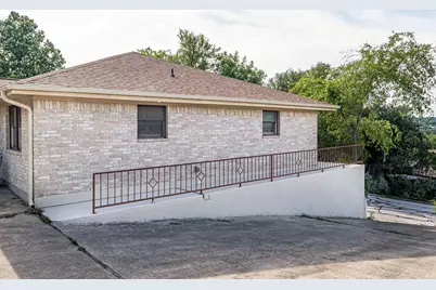1307 N Malibu Dr, Kerrville, TX 78028 - Photo 38