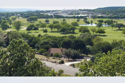 1307 N Malibu Dr, Kerrville, TX 78028 - Photo 2