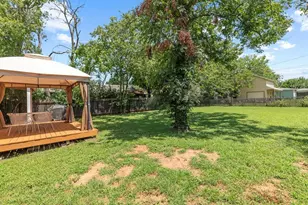 812 W Austin St, Fredericksburg, TX 78624 - Photo 32