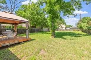 812 W Austin St, Fredericksburg, TX 78624 - Photo 30
