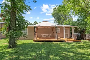 812 W Austin St, Fredericksburg, TX 78624 - Photo 26