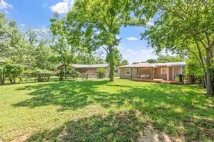 812 W Austin St, Fredericksburg, TX 78624 - Photo 28