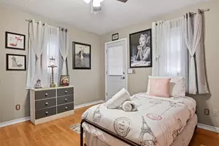 812 W Austin St, Fredericksburg, TX 78624 - Photo 22