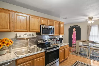 812 W Austin St, Fredericksburg, TX 78624 - Photo 4