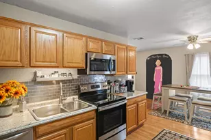 812 W Austin St, Fredericksburg, TX 78624 - Photo 4