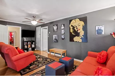 812 W Austin St, Fredericksburg, TX 78624 - Photo 6