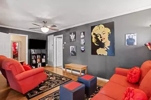 812 W Austin St, Fredericksburg, TX 78624 - Photo 6
