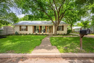 506 N Lincoln, Fredericksburg, TX 78624 - Photo 1