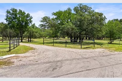 937 Flat Creek Rd, Johnson City, TX 78636 - Photo 14