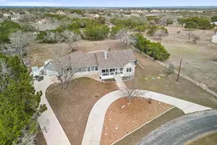 219 Victoria Dr, Kerrville, TX 78028 - Photo 2